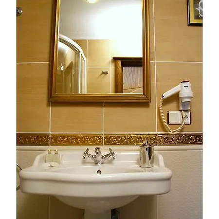 Uyan-special Category Hotel