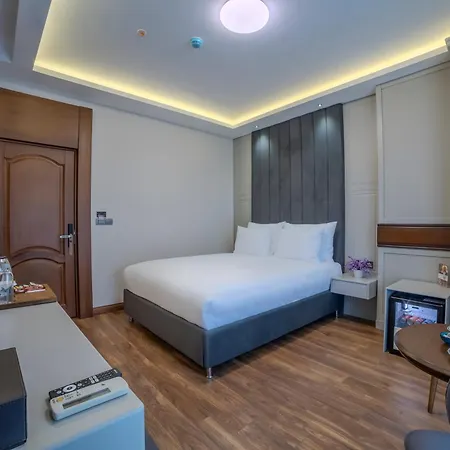 Hotel Seven Hills Boutique 3*