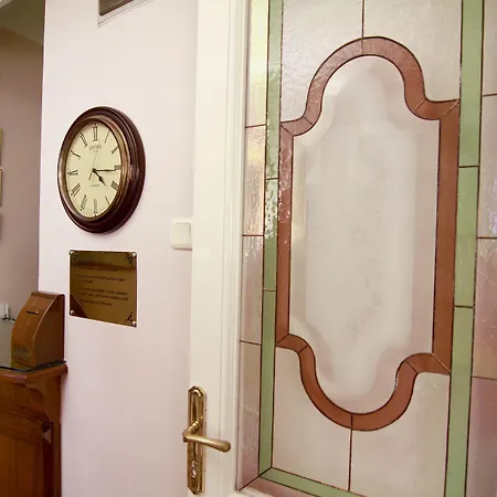 Uyan-special Category Hotel Istanboel