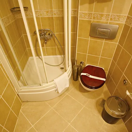 Uyan-special Category Κωνσταντινούπολη