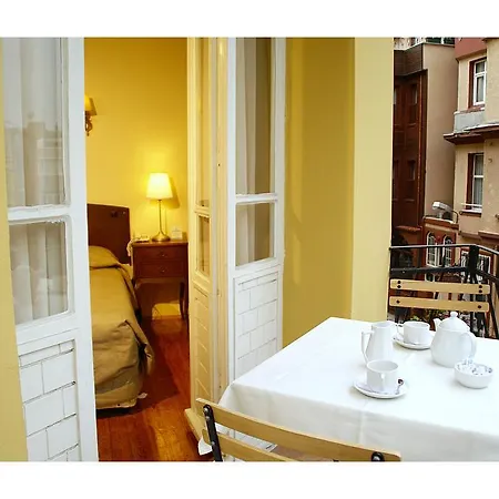 Uyan-special Category Hotel Istanboel